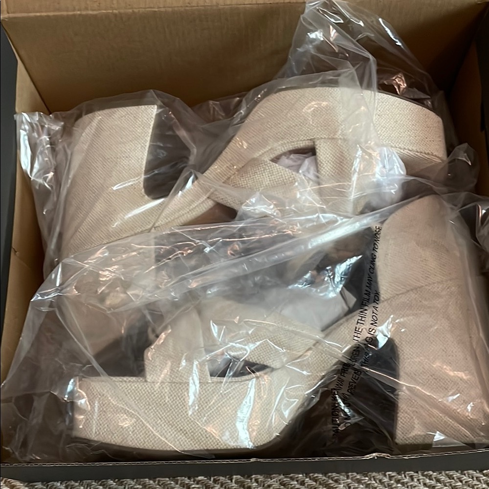 a.n.a Cream Heels with Chunky Block Heel and Knot Detail - Picture 10 of 10